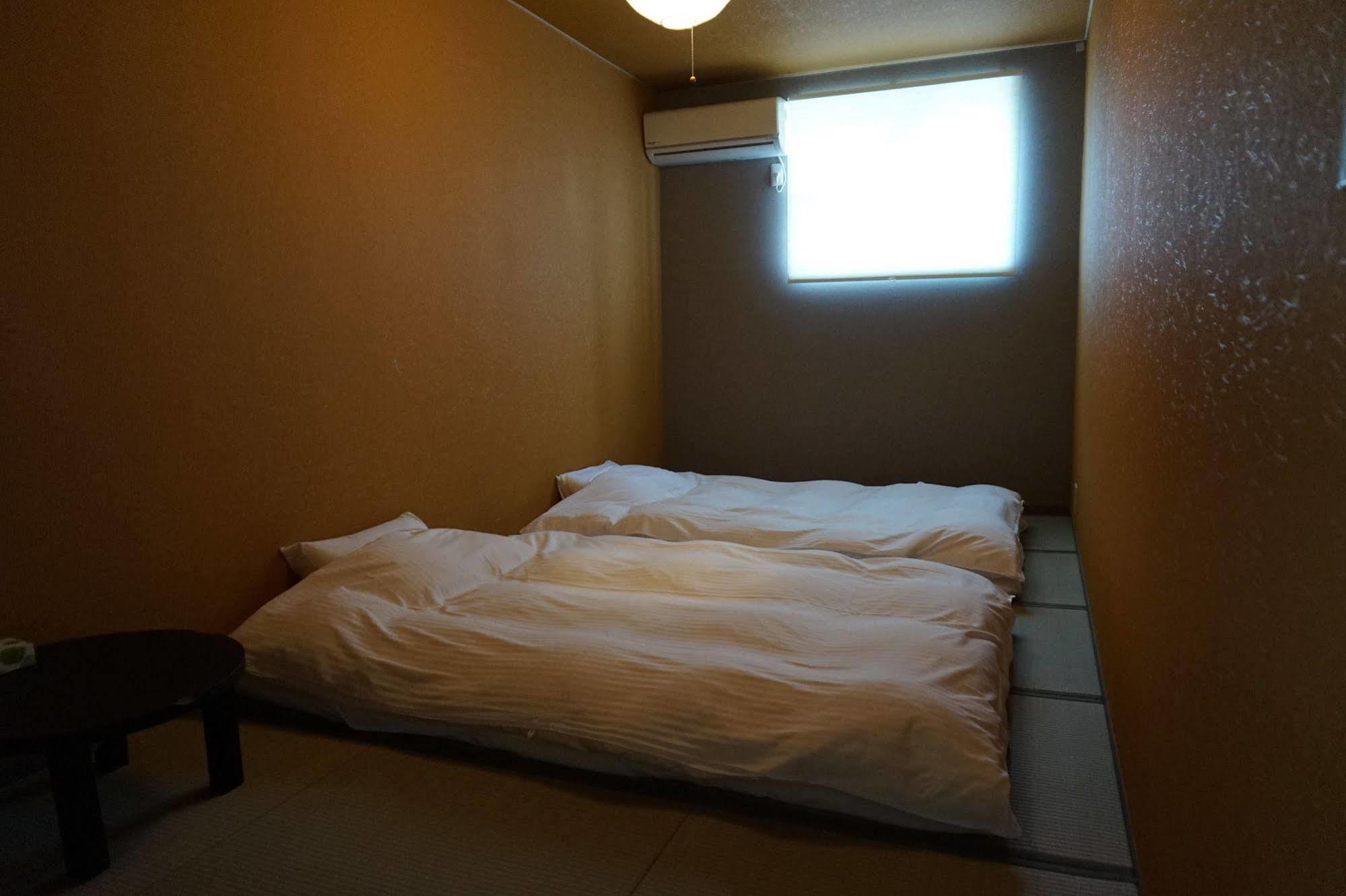 Uni Hostel Ōsaka Exterior foto