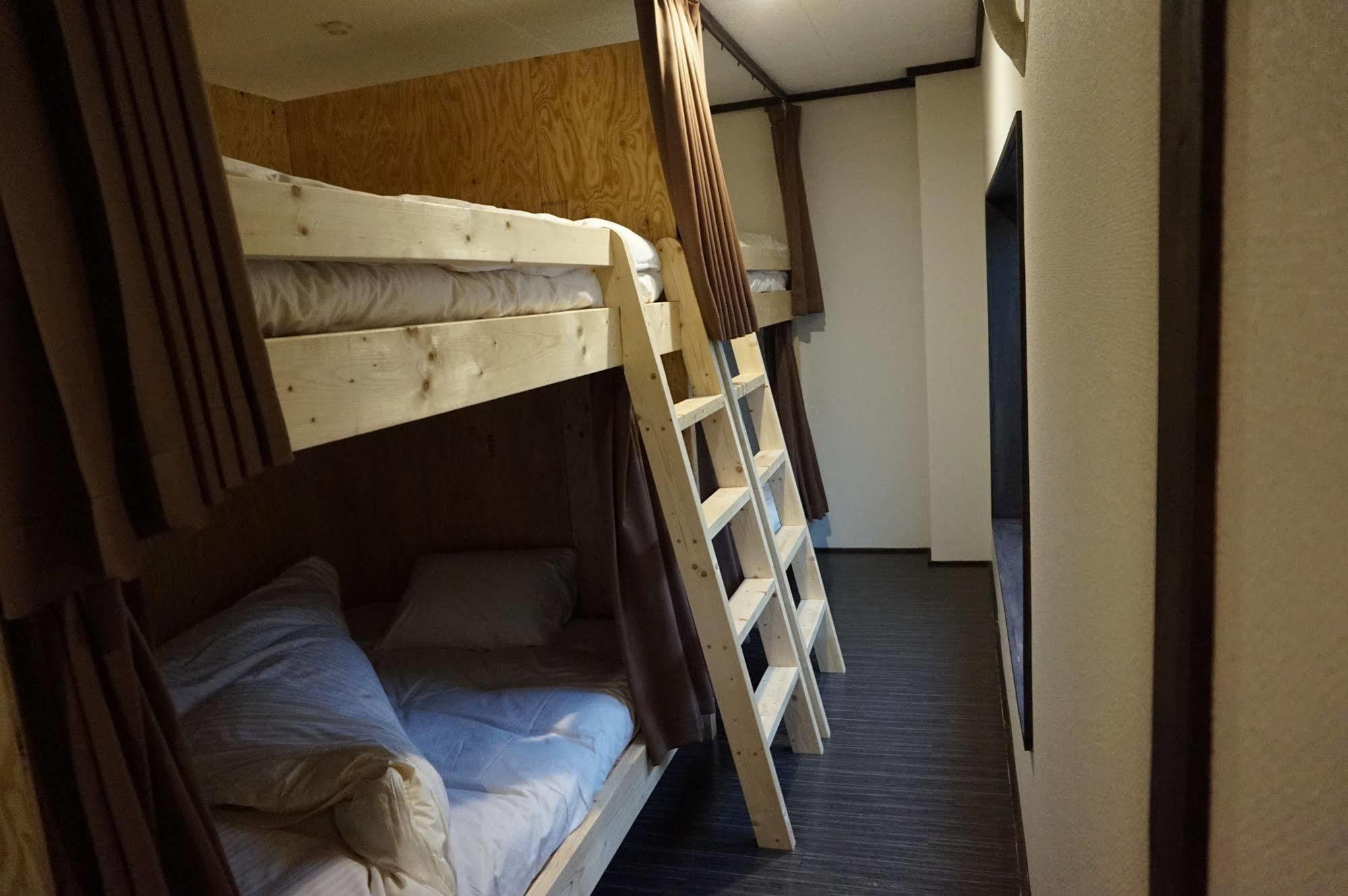 Uni Hostel Ōsaka Exterior foto