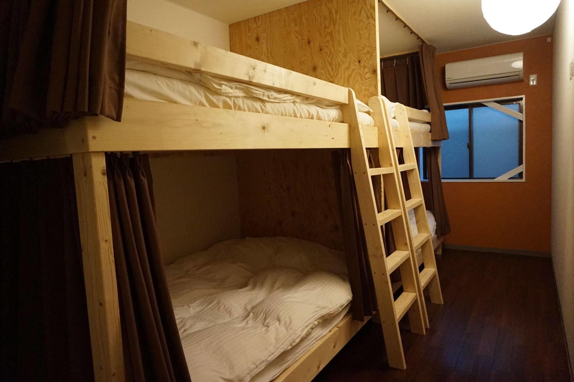 Uni Hostel Ōsaka Exterior foto